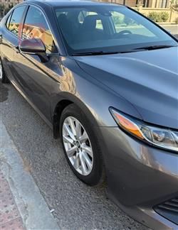 تۆیۆتا کامری